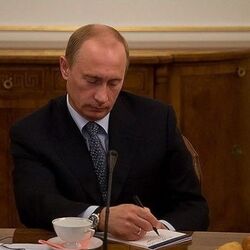 러시아 푸틴 대통령 메모 메모지 필기 기록 수첩 독재자