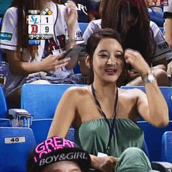 야구장 응원녀 두산 역대급 예쁜 응원 야구 여자 움짤 레전드