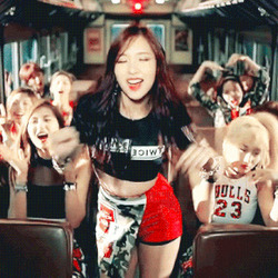 트와이스 미나 움짤 버스 귀여운 예쁜 아이돌 걸그룹