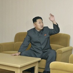 김정은 북한 저요 저기요 여기요 손들고 손들어
